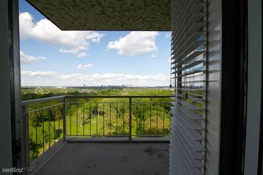 Main picture of 665 S Skinner Blvd
