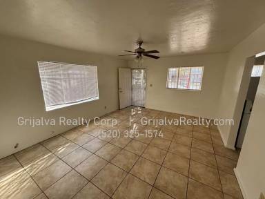 Main picture of 4501 E 20th St