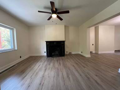 Main picture of 228 S Pacific Ave