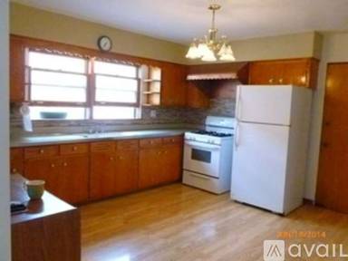Main picture of 8335 W Irving Park Rd