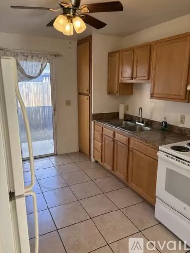 Main picture of 4464 E Fairmount St