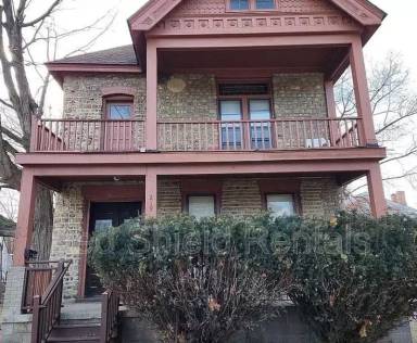 Main picture of 219 N Huron St