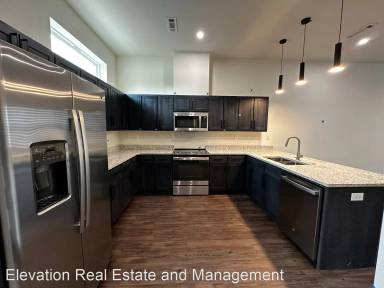 Main picture of 303 Park St