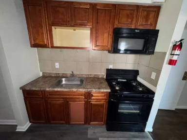 Main picture of 104 Montclair Ave