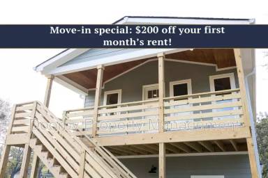 Main picture of 905 W 39th St