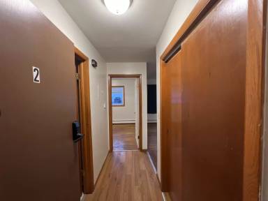 Main picture of 2121 De Koven Ave