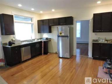 Main picture of 32 Dana St