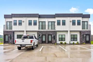 Main picture of 111 Hickory Grove Blvd