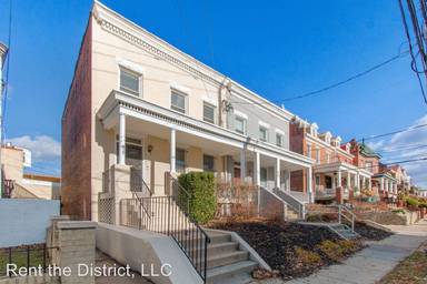 Main picture of 829 Randolph St NW