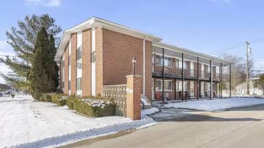 Main picture of 426 Oak St
