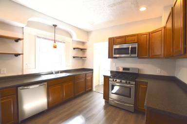 Main picture of 3012 N New Jersey St