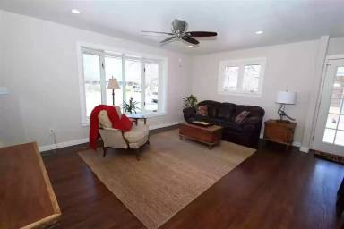 Main picture of 150 Ross Dr