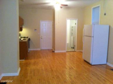 Main picture of 2328 W Belmont Ave