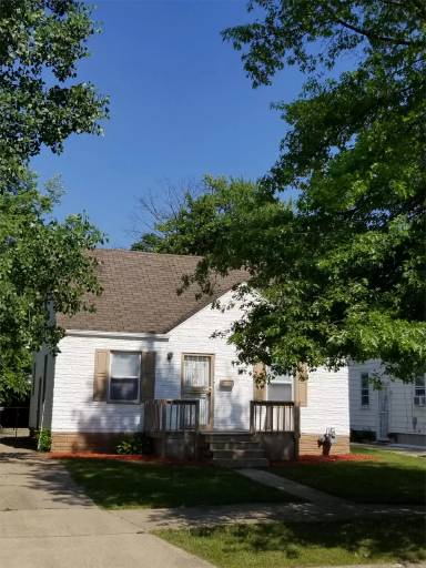 Main picture of 20236 Fenmore St