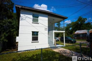 Main picture of 1666 N Myrtle Ave
