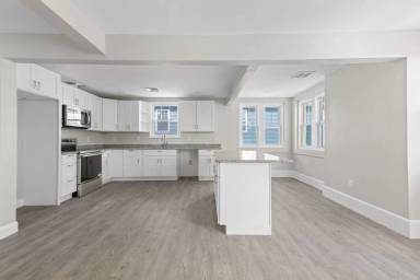 Main picture of 17 Dorchester Ave