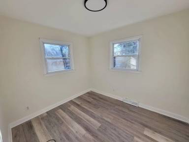 Main picture of 910 Lincoln St