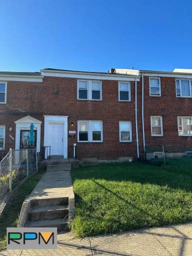 Main picture of 3703 W Franklin St
