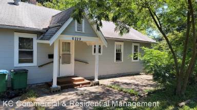 Main picture of 6229 N Harrison St