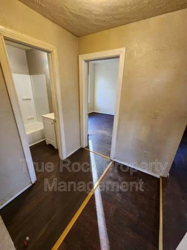 Main picture of 913 N Highland St