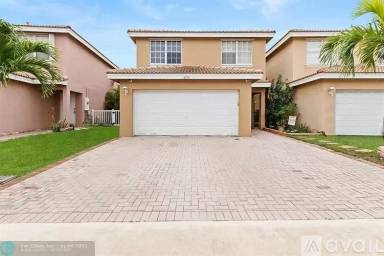 Main picture of 6716 NW 39th Ln