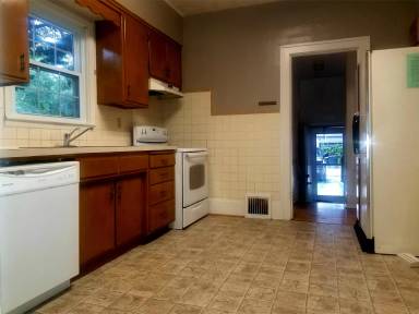 Main picture of 2263 Holdrege St