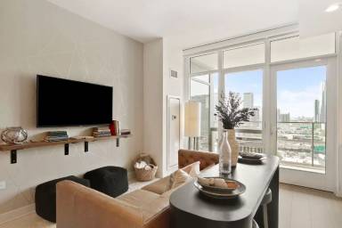 Main picture of 384 N Union Ave