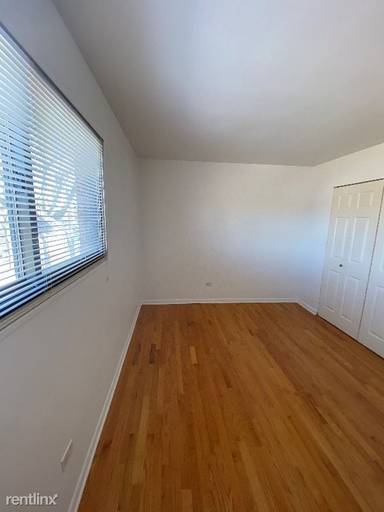Main picture of 2400 Dewes St