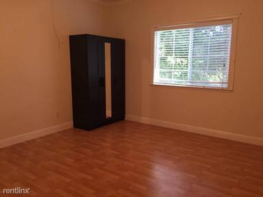Main picture of 2150 Clarke Ave