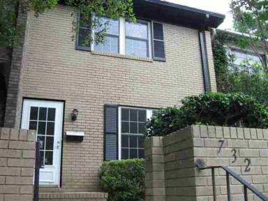 Main picture of 732 E Jefferson St