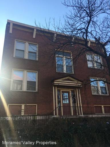 Main picture of 3702 S Broadway