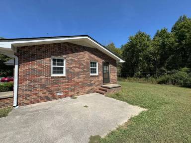 Main picture of 586 Hutchens Rd