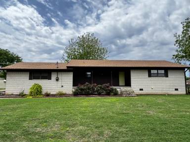Main picture of 307 N 5th St