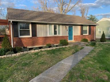 Main picture of 215 Amherst Dr