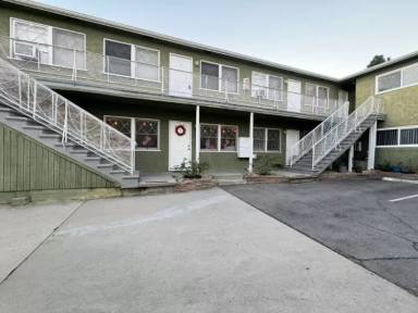 Main picture of 1093 S Orange Dr