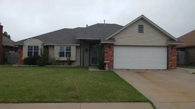 Main picture of 6828 NW Crestwood Dr