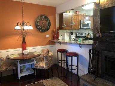 Main picture of 3115 N Lake Blvd