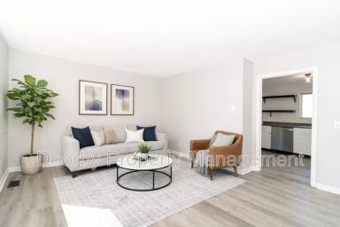 Main picture of 2983 E Freedom Cir