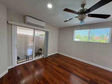 Main picture of 20029 Ingomar St