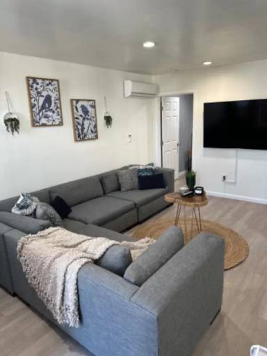 Main picture of 3925 1/2 2nd Ave