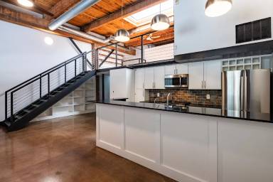 Main picture of 644 Wells St SW