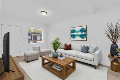 Main picture of 705 NW 14th Ter