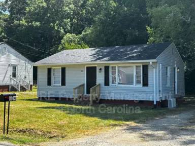 Main picture of 504B Moore Dr