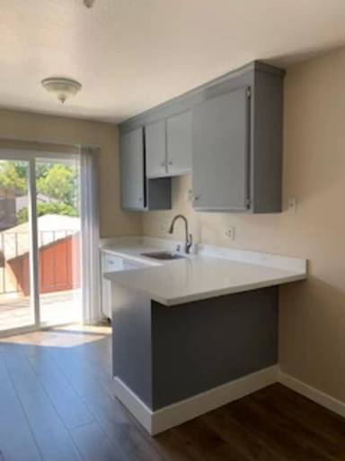 Main picture of 935 Civic Center Dr