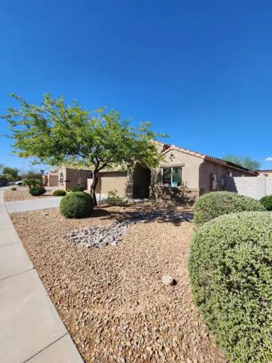 Main picture of 1850 N Vista Ln