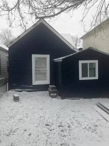 Main picture of 329 Nelson Ave