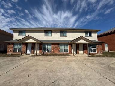 Main picture of 1909 Monte Carlo Ln