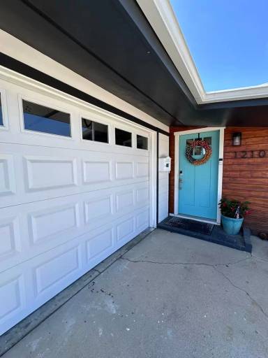 Main picture of 1210 Hemlock Ave