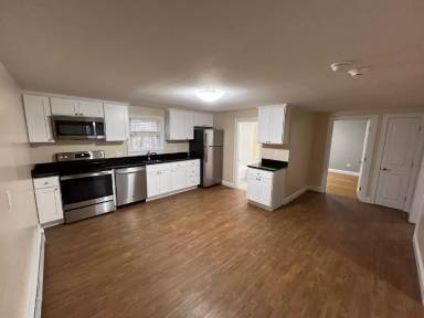 Main picture of 381 Privilege St