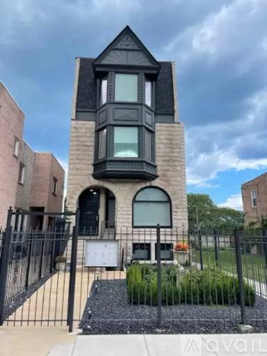 Main picture of 4351 S Oakenwald Ave